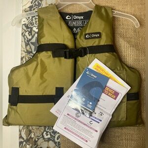 *NEW- Onyx youth life jacket